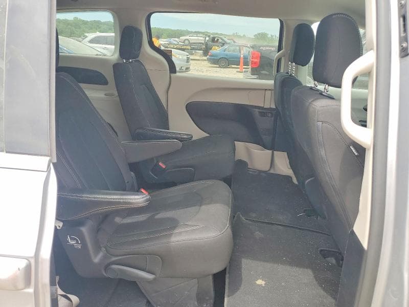 2021 CHRYSLER VOYAGER LX 10