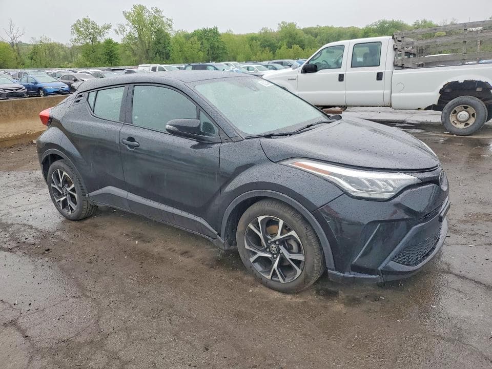 2020 TOYOTA C-HR XLE 4