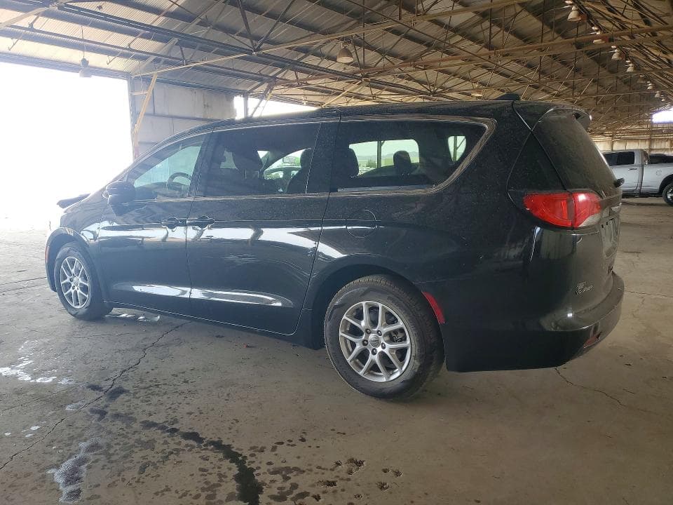2022 CHRYSLER VOYAGER 2