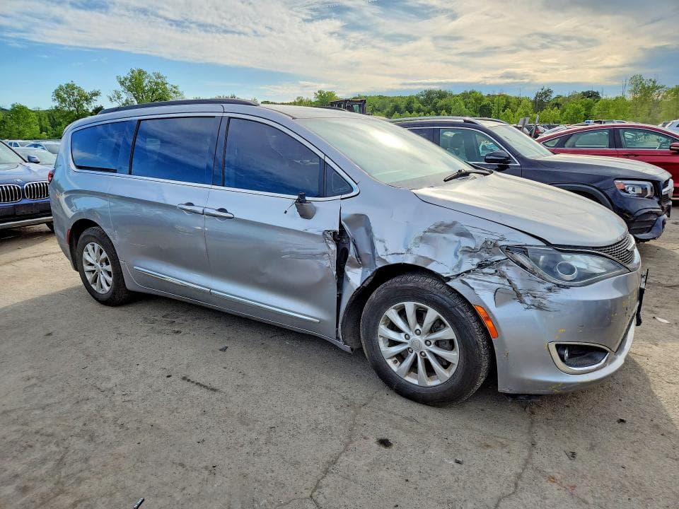 2017 CHRYSLER PACIFICA TOURING L 4