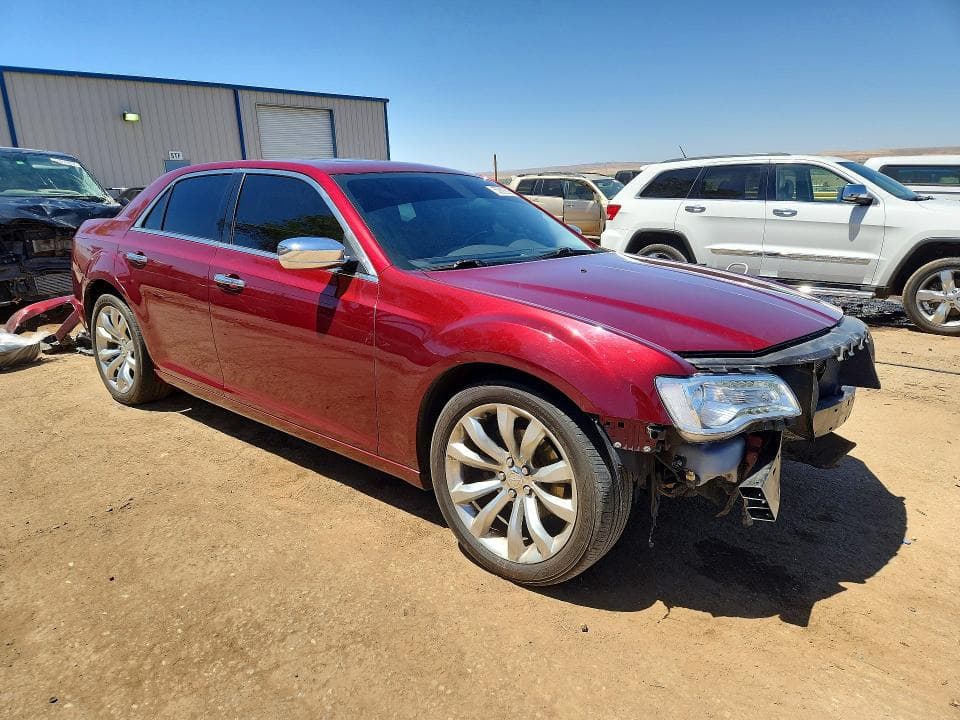 2019 CHRYSLER 300 LIMITED 4