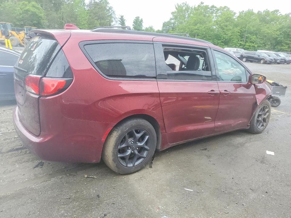 2019 CHRYSLER PACIFICA TOURING L 3