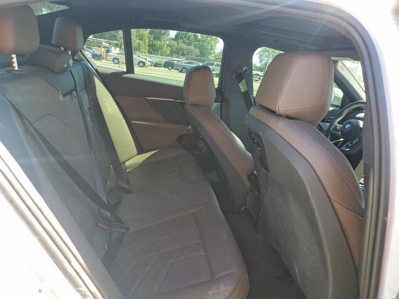 2025 BMW 530 I 10