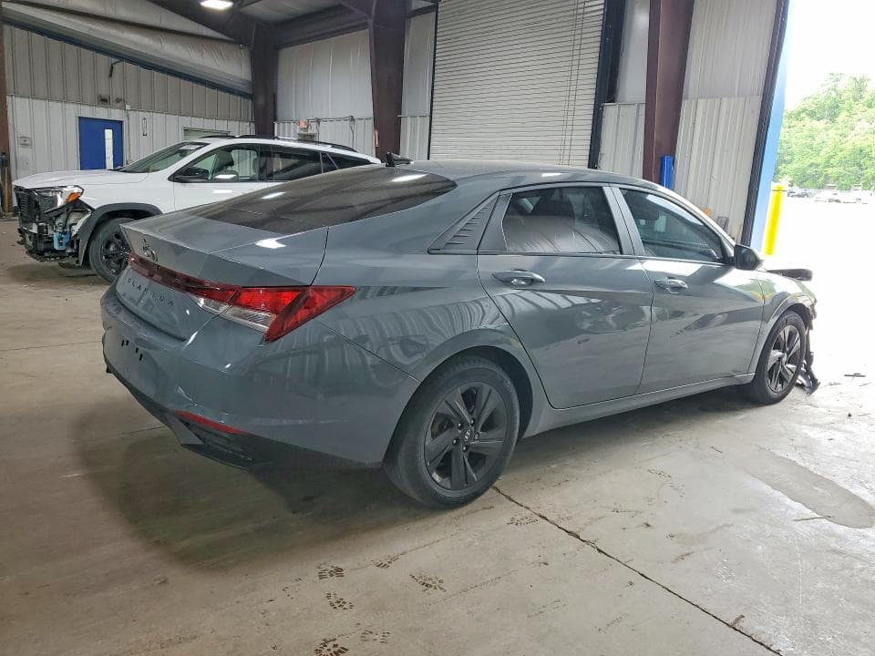 2022 HYUNDAI ELANTRA SEL 3
