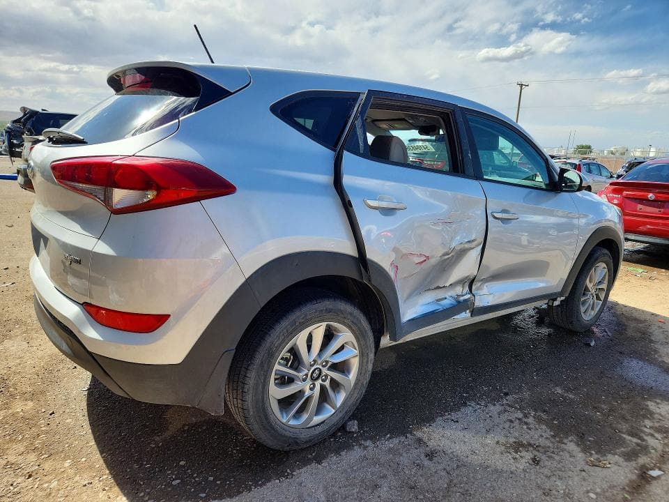 2017 HYUNDAI TUCSON SE 3