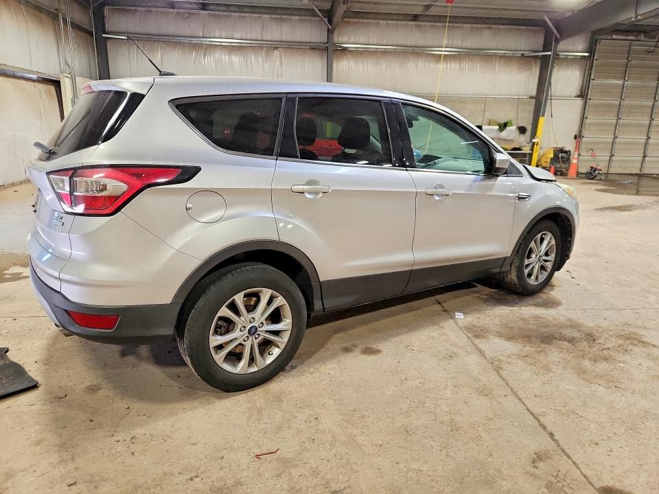 2017 FORD ESCAPE SE 3