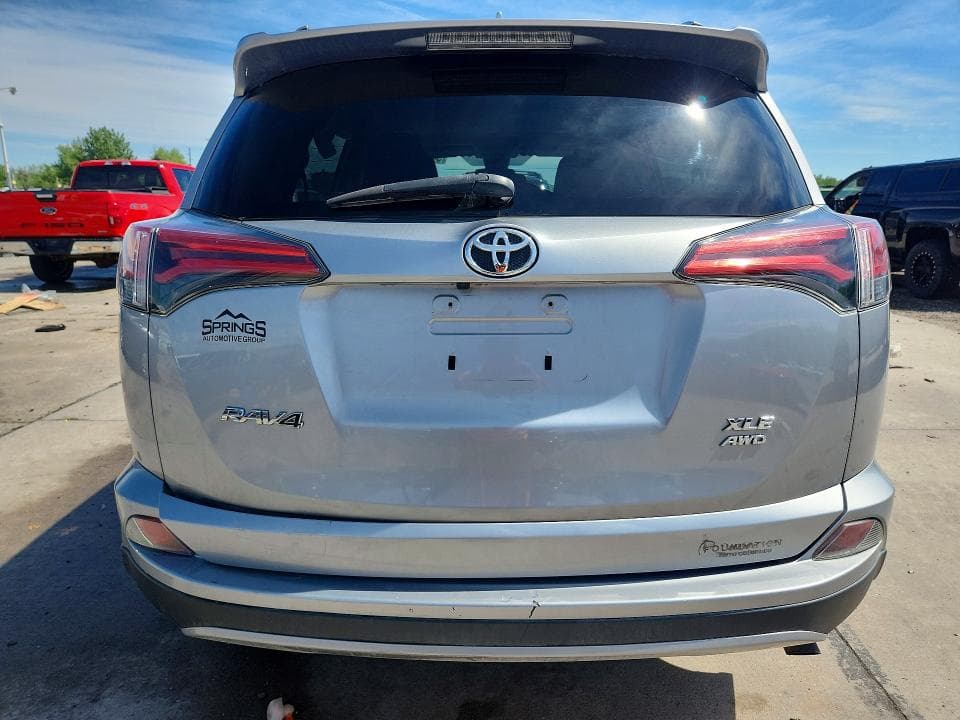 2017 TOYOTA RAV4 XLE 6