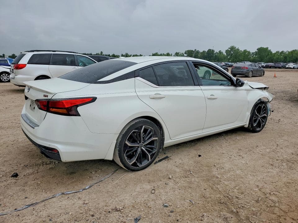 2023 NISSAN ALTIMA SR 3