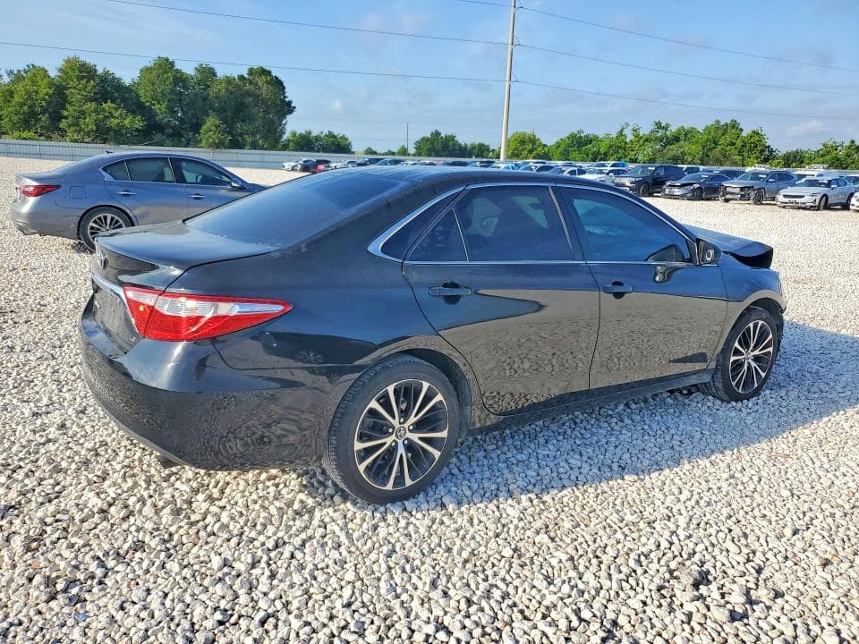 2017 TOYOTA CAMRY LE 3