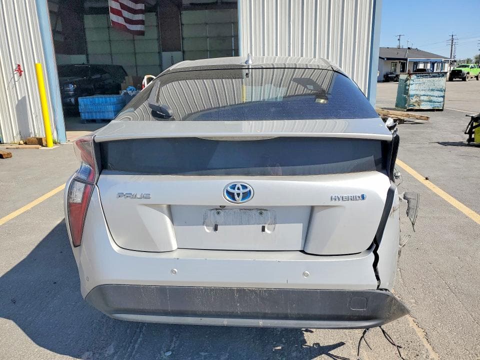 2017 TOYOTA PRIUS THREE 6
