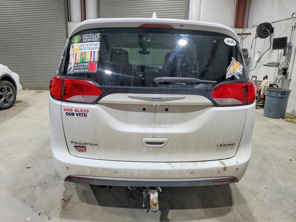 2018 CHRYSLER PACIFICA LIMITED 6