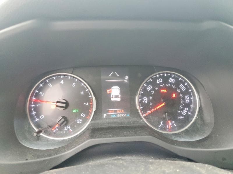 2020 TOYOTA RAV4 XLE 9