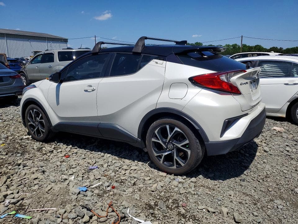 2020 TOYOTA C-HR XLE 2