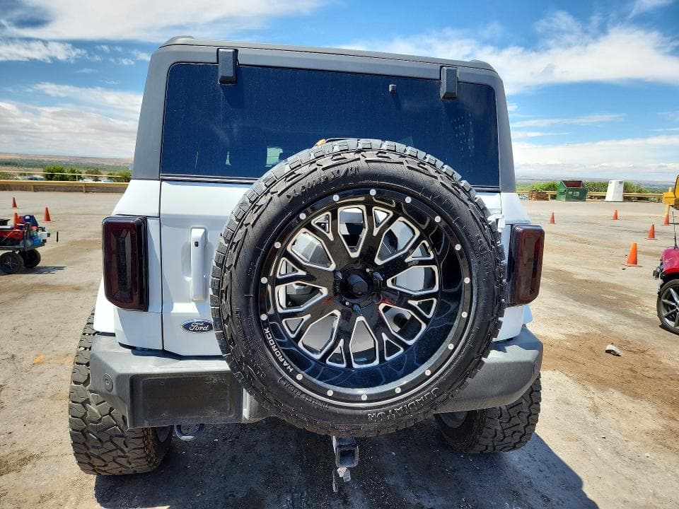 2024 FORD BRONCO OUTER BANKS 6