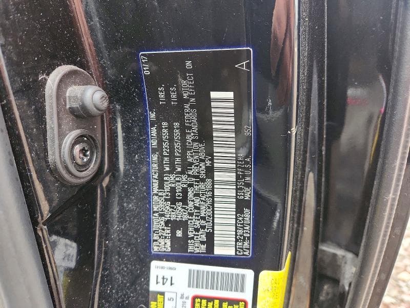 2017 TOYOTA SIENNA LE 13