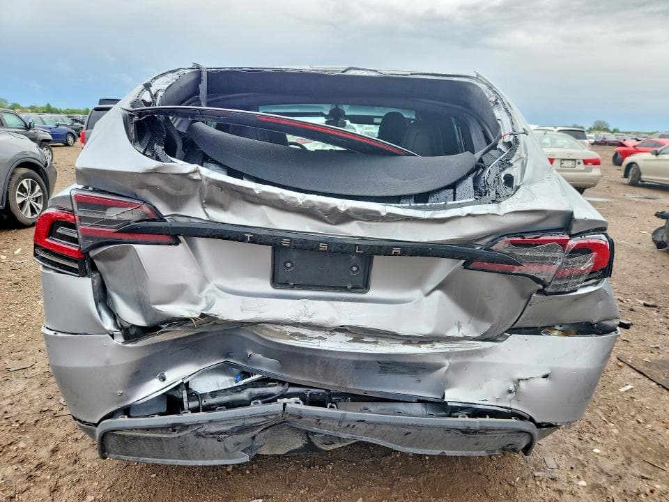 2025 TESLA MODEL X 6