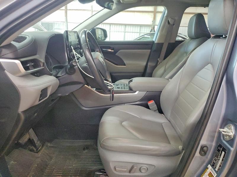 2020 TOYOTA HIGHLANDER XLE 7