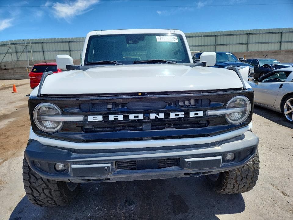 2024 FORD BRONCO OUTER BANKS 5