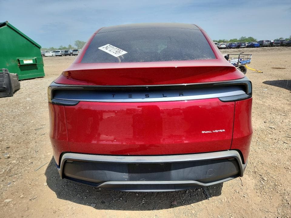 2026 TESLA MODEL Y 6