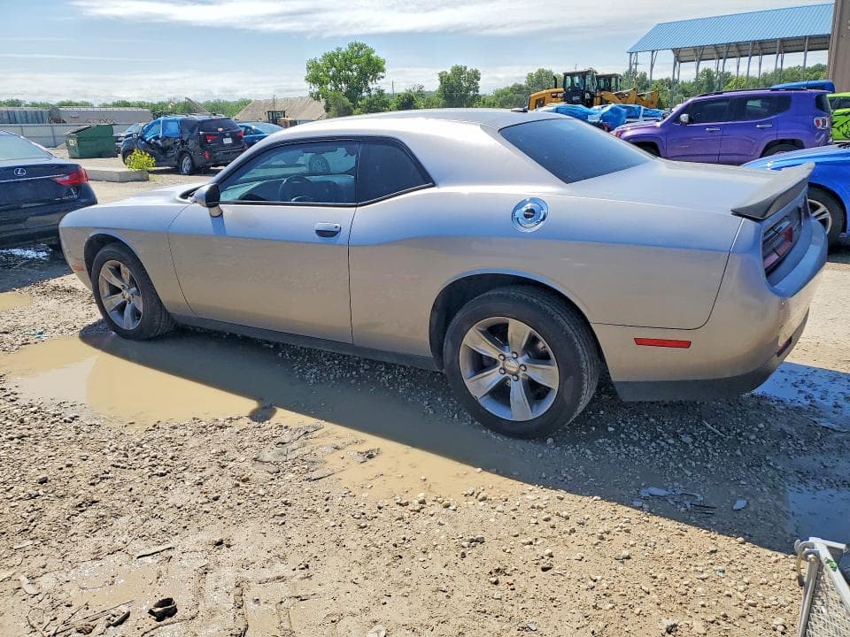 2018 DODGE CHALLENGER SXT 2