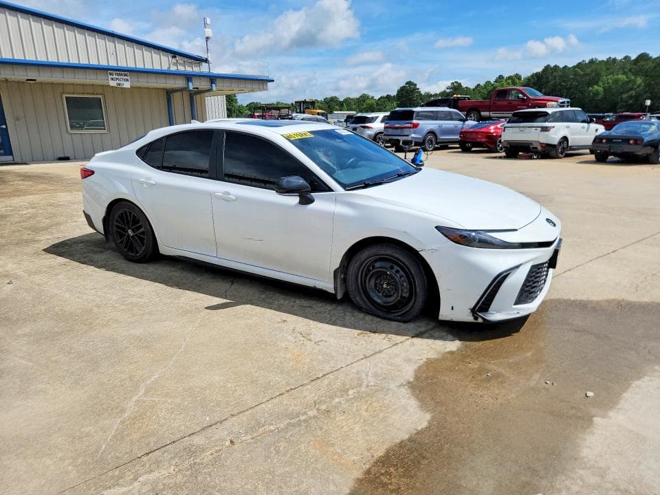 2025 TOYOTA CAMRY SE 4