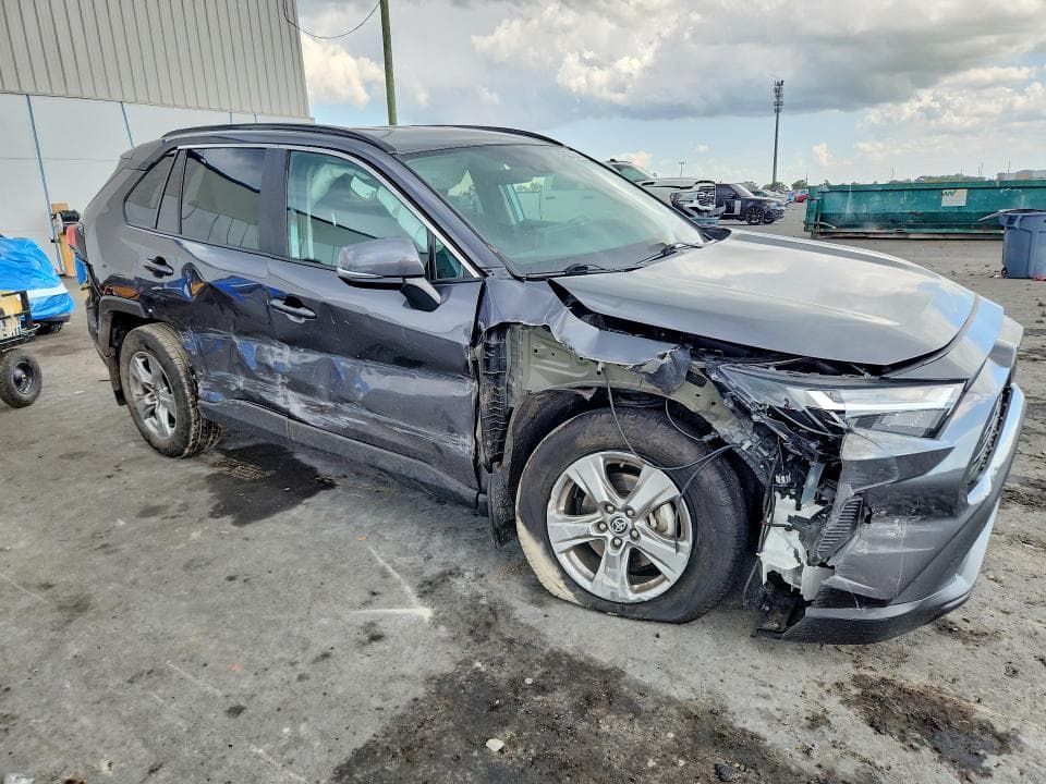 2025 TOYOTA RAV4 XLE 4