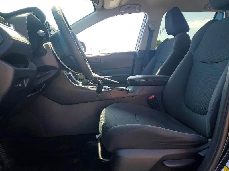 2019 TOYOTA RAV4 LE 7