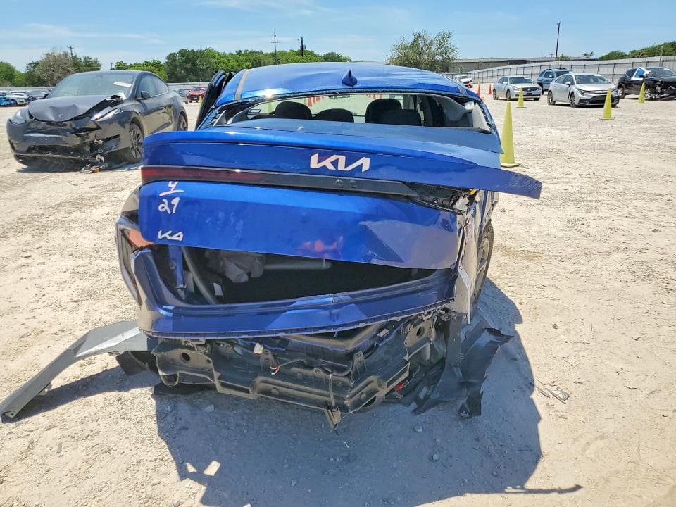 2025 KIA K4 6