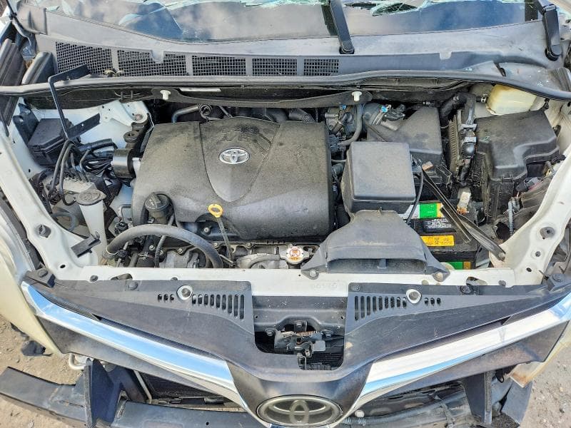 2018 TOYOTA SIENNA LE 12