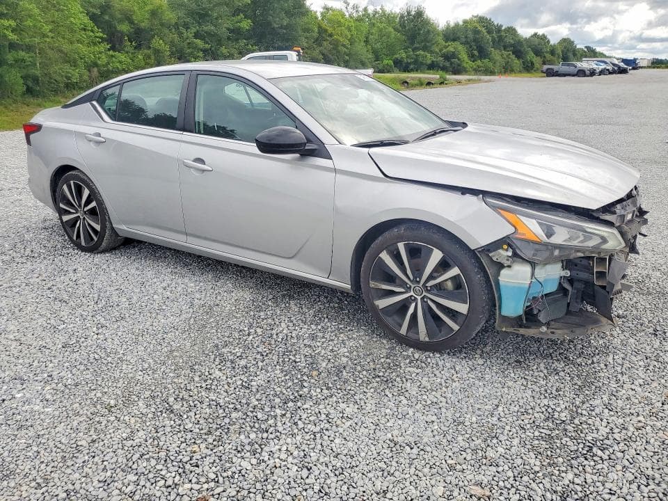 2022 NISSAN ALTIMA SR 4