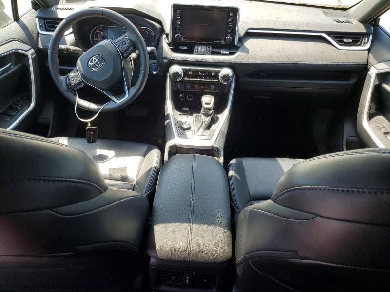 2021 TOYOTA RAV4 XSE 8