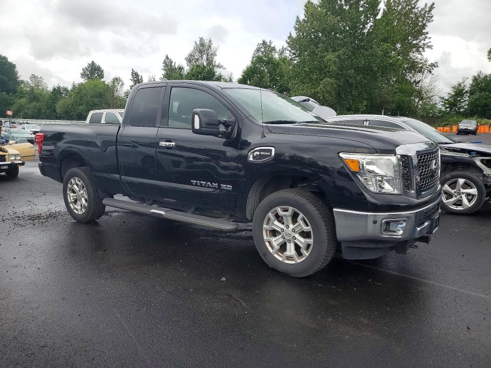 2017 NISSAN TITAN XD SV 4