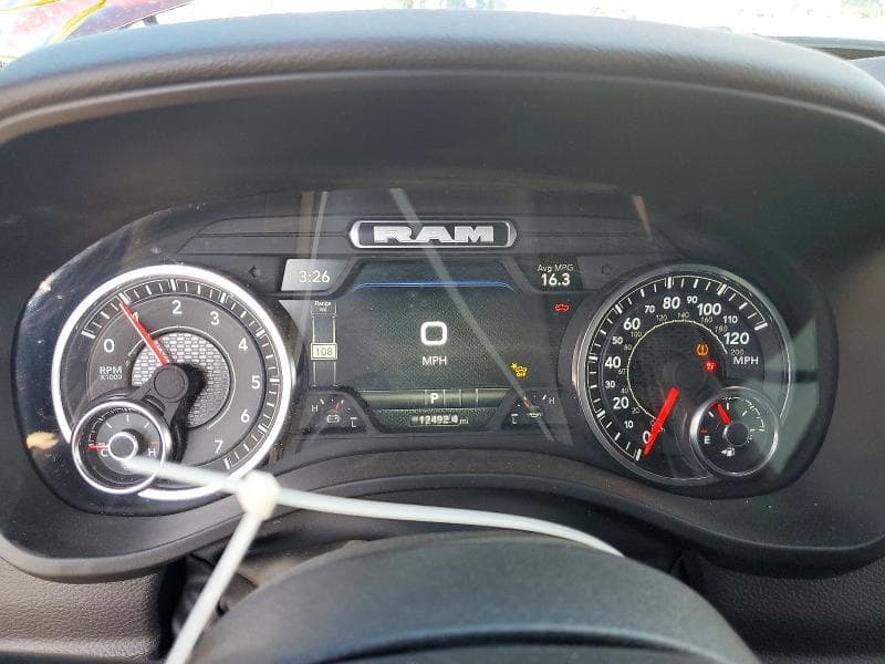 2025 RAM 1500 BIG HORN 9