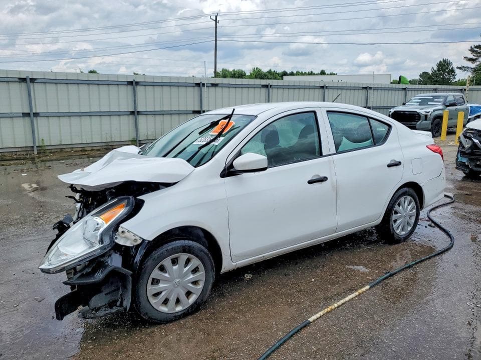 2019 NISSAN VERSA - 1