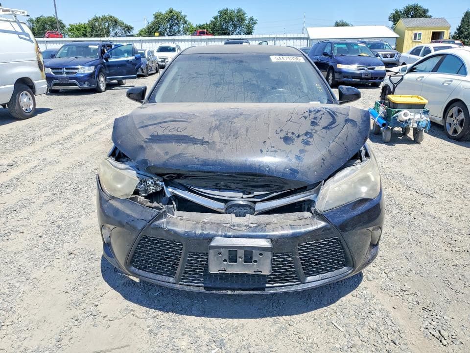 2017 TOYOTA CAMRY SE 5