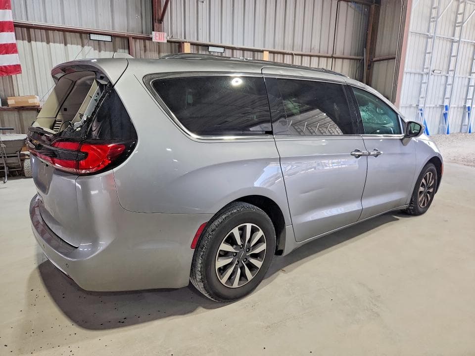 2021 CHRYSLER PACIFICA TOURING L 3