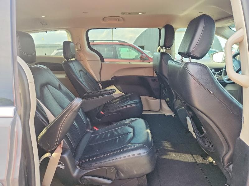 2022 CHRYSLER PACIFICA TOURING L 11