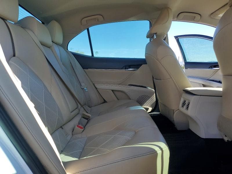 2018 TOYOTA CAMRY XLE 10