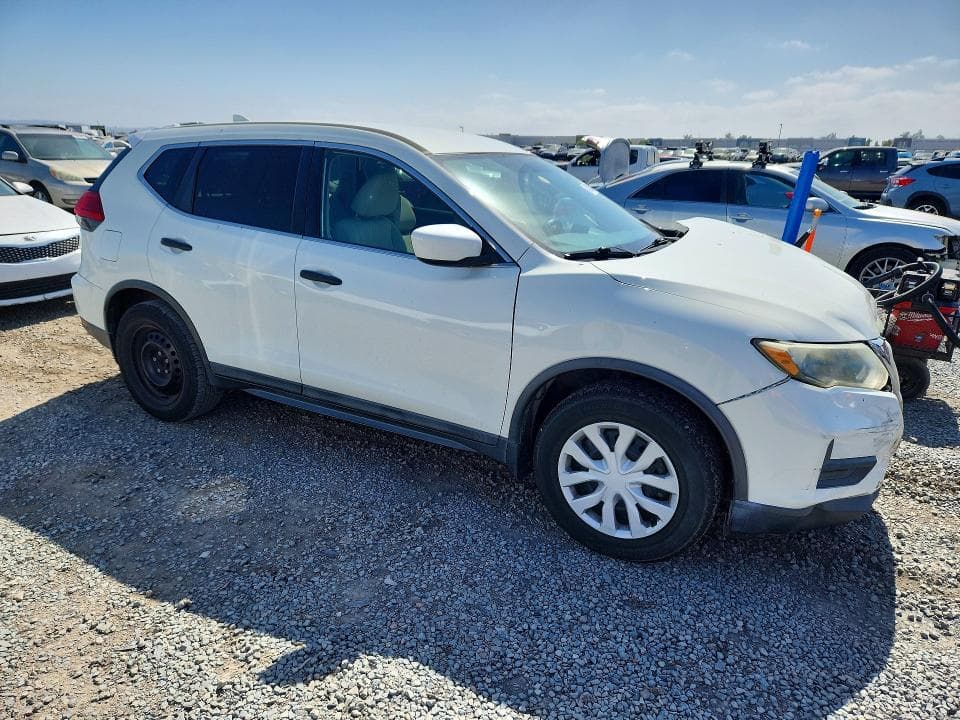 2017 NISSAN ROGUE SV 4
