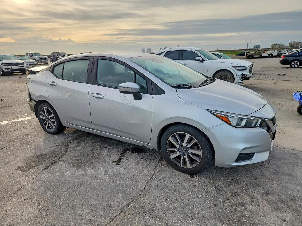 2020 NISSAN VERSA SV 4