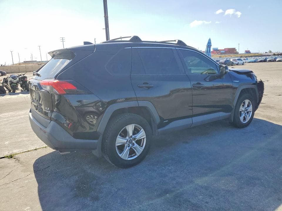 2019 TOYOTA RAV4 HYBRID XLE 3