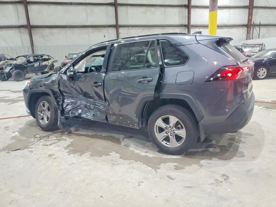 2025 TOYOTA RAV4 XLE 2