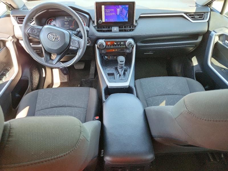 2024 TOYOTA RAV4 XLE 8