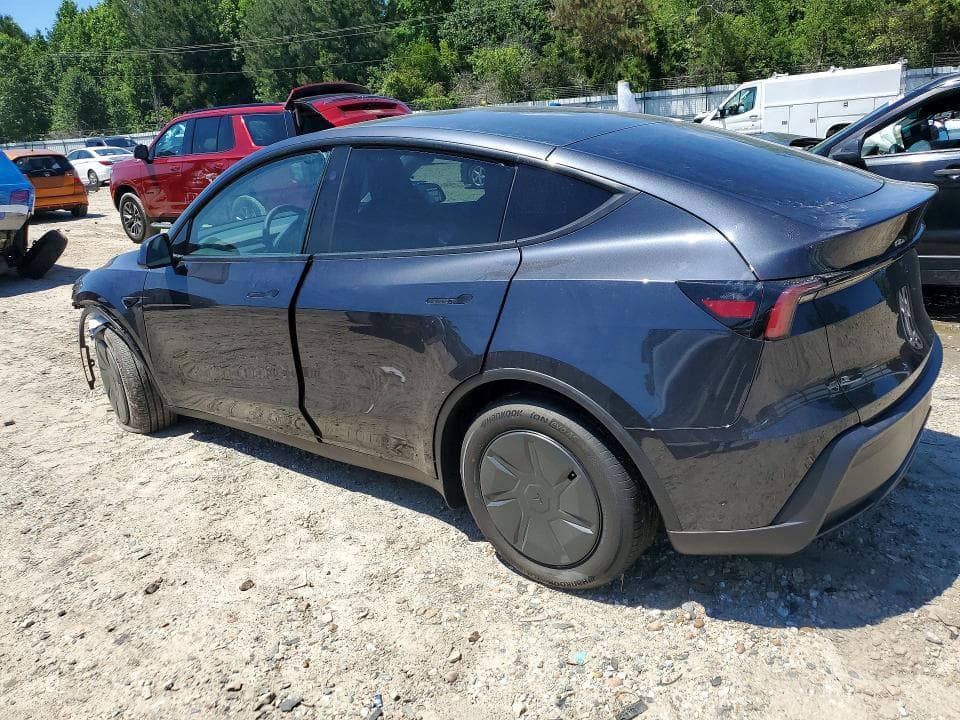 2026 TESLA MODEL Y 2