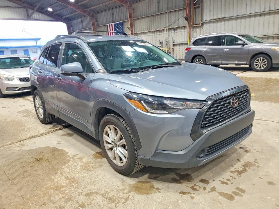 2022 TOYOTA COROLLA CROSS LE 4