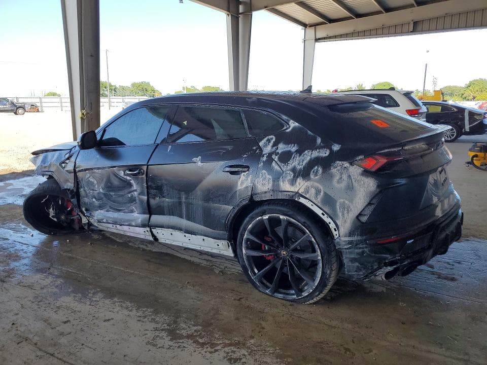 2019 LAMBORGHINI URUS 2