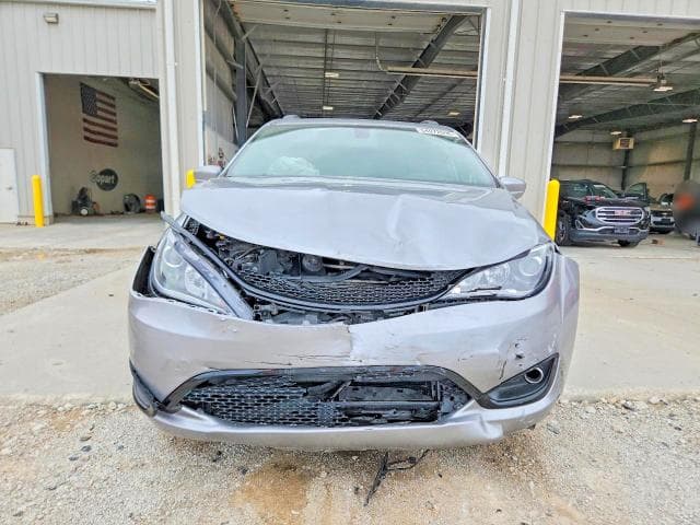 2020 CHRYSLER PACIFICA TOURING 5