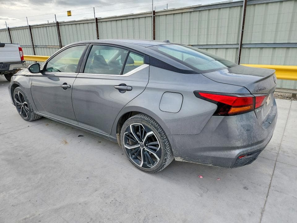 2023 NISSAN ALTIMA SR 2