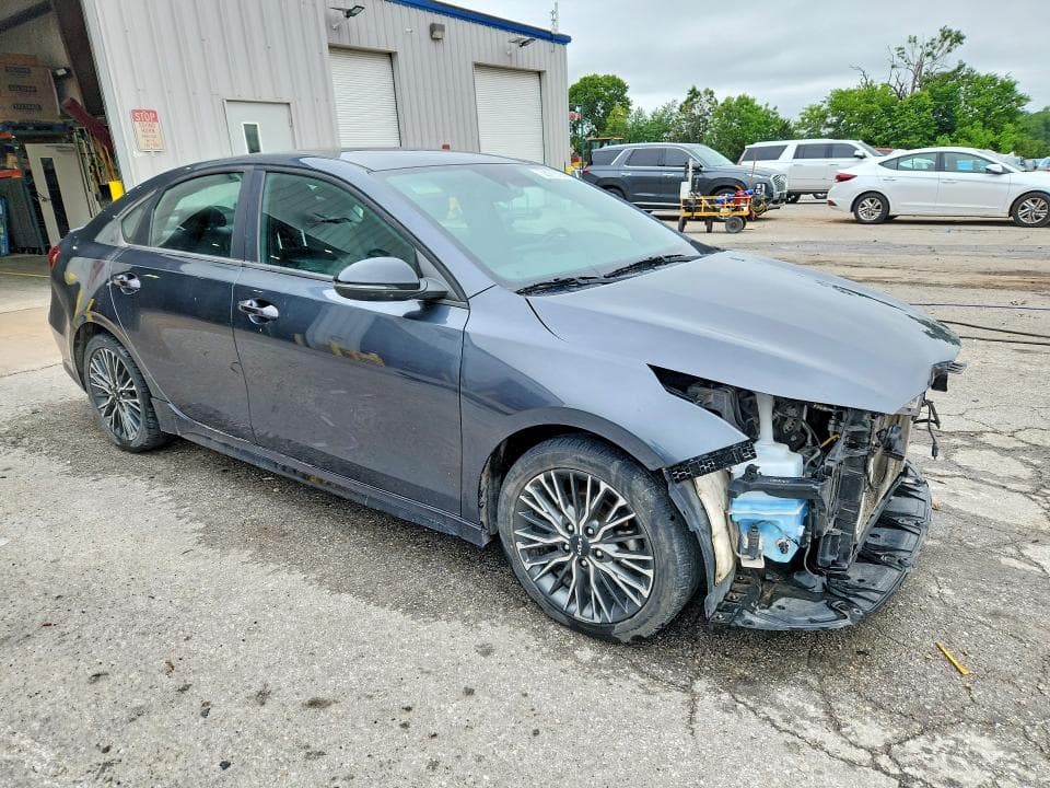 2023 KIA FORTE GT LINE 4