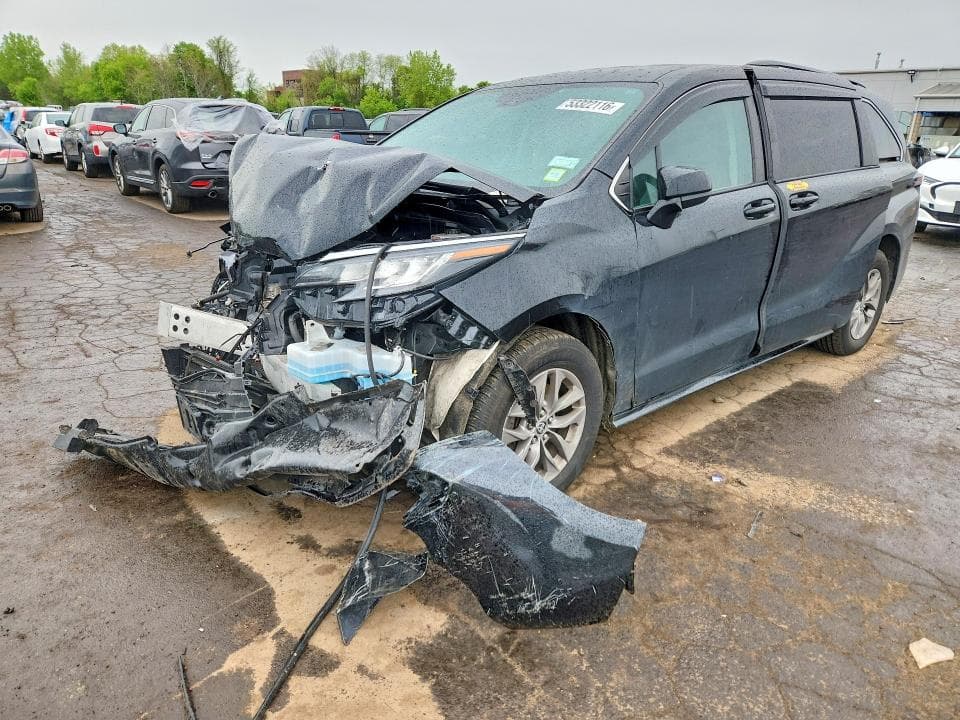 2022 TOYOTA SIENNA LE - 1